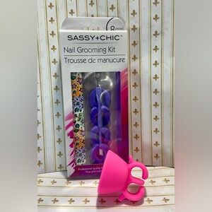 🍀 3/$15 Sassy+Chic Nail Grooming Bundle w/ Convenient Nail Polish Holder